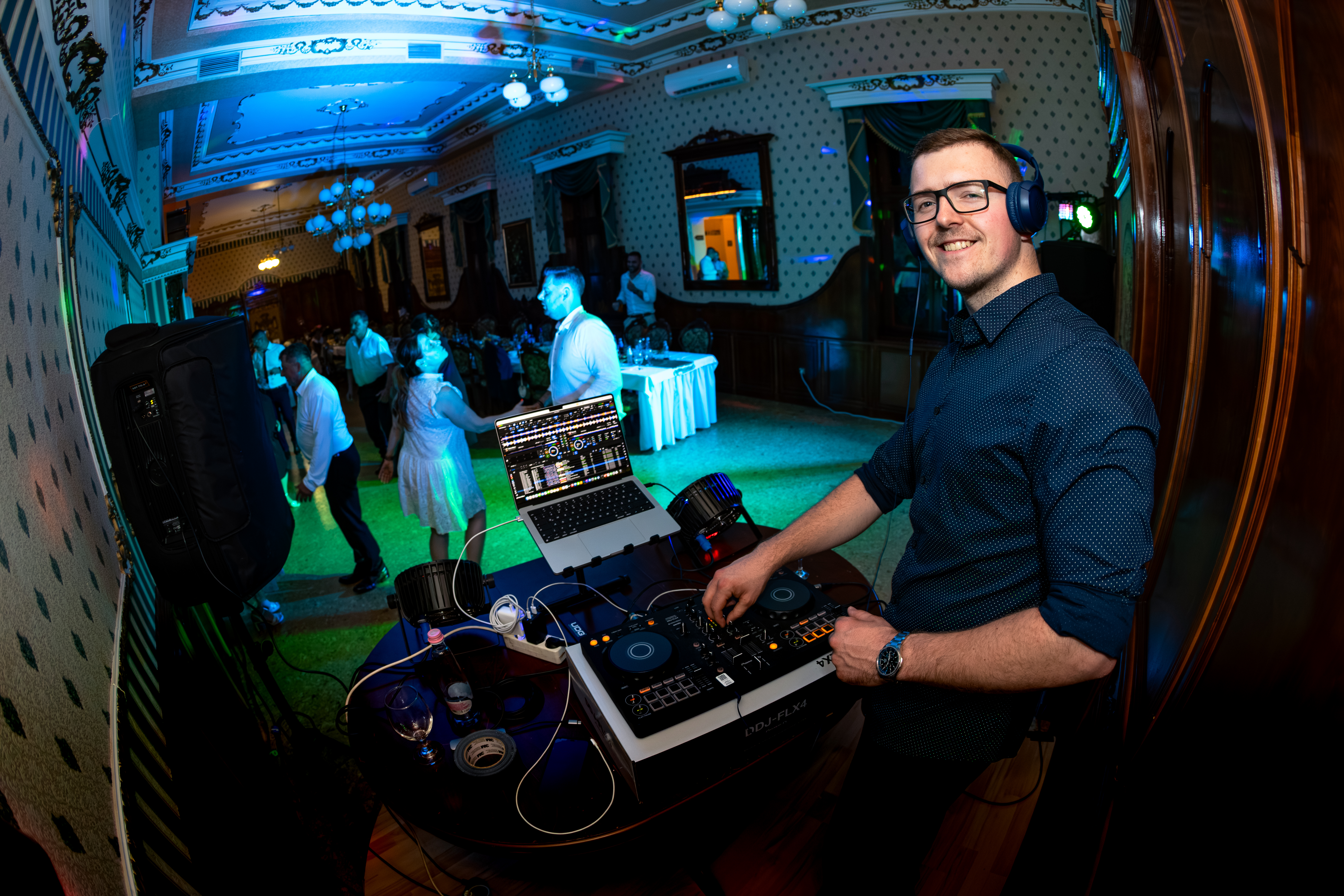 Emese & Tibi polgári buli